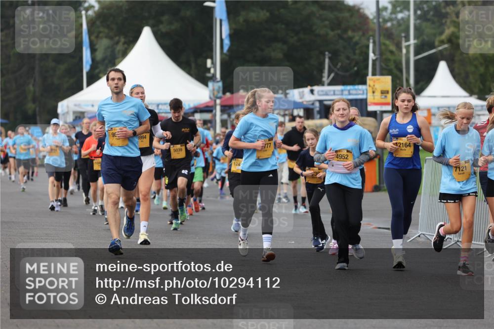 13.09.2026 - Kiel Lauf Andreas Tolksdorf http://msf.ph/oto/10294112 13.09.2026 09:26:06 Kiellinie 104, 95, 3994, 5039, 02, 124, 05, 777, 4952, 39, 12164, 7121 meine-sportfotos.de