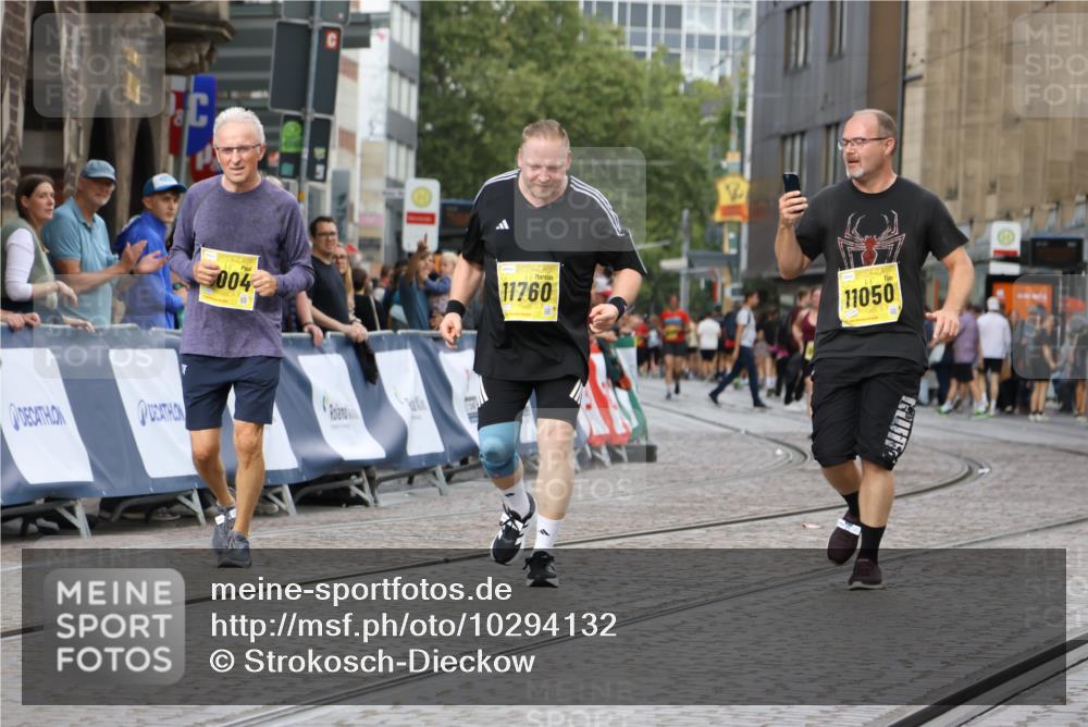 13.09.2026 - 21. swb-Marathon Bremen Strokosch-Dieckow http://msf.ph/oto/10294132 13.09.2026 11:19:28 Ziel 12462, 11457 meine-sportfotos.de