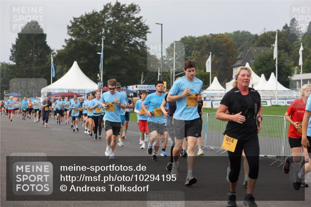 13.09.2026 - Kiel Lauf Andreas Tolksdorf http://msf.ph/oto/10294195 13.09.2026 09:26:19 Kiellinie 276, 2977, 10202, 9814 meine-sportfotos.de