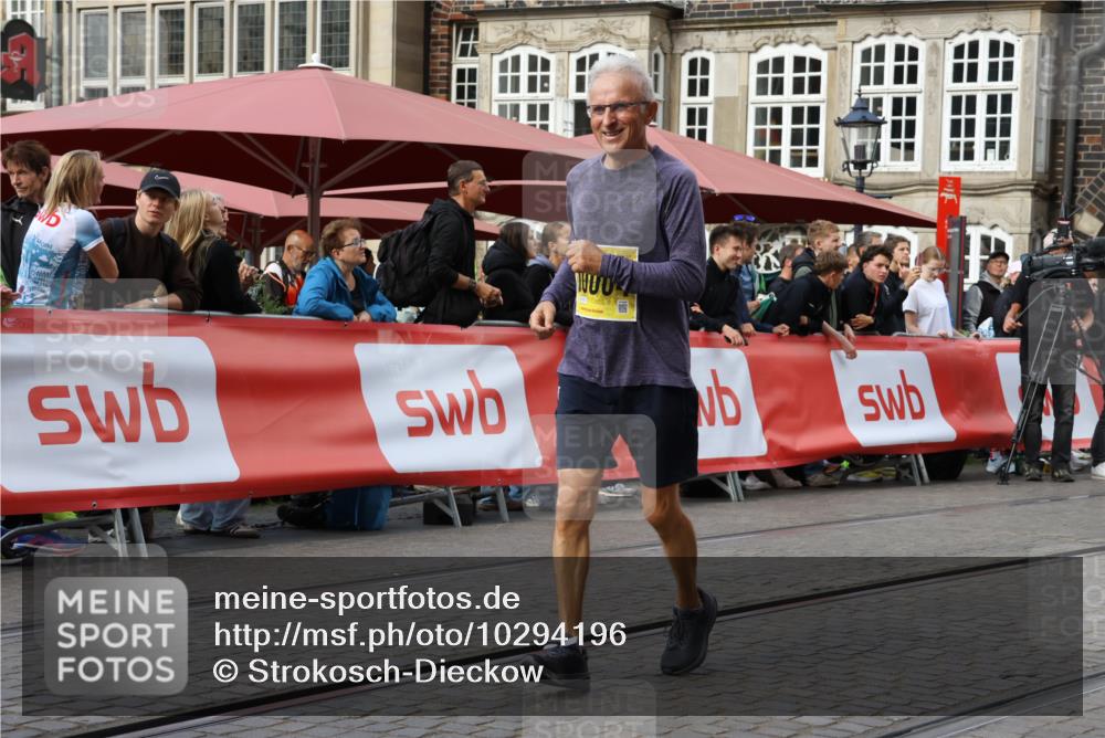 13.09.2026 - 21. swb-Marathon Bremen Strokosch-Dieckow http://msf.ph/oto/10294196 13.09.2026 11:19:39 Ziel 10004, 10629, 10933, 11050, 11760, 12224, 12462, 10882, 12472 meine-sportfotos.de