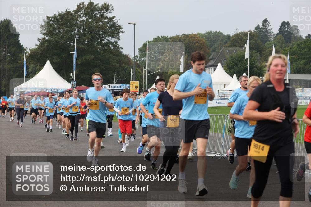 13.09.2026 - Kiel Lauf Andreas Tolksdorf http://msf.ph/oto/10294202 13.09.2026 09:26:19 Kiellinie 5276, 255, 8887, 0202, 9814 meine-sportfotos.de