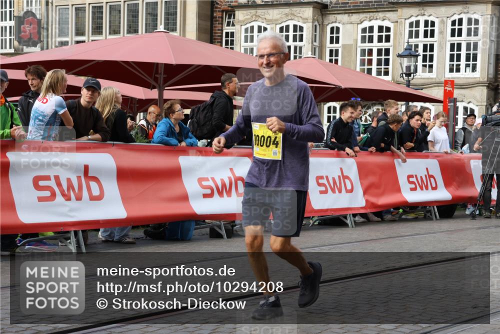 13.09.2026 - 21. swb-Marathon Bremen Strokosch-Dieckow http://msf.ph/oto/10294208 13.09.2026 11:19:39 Ziel 10004, 10629, 10933, 11050, 11760, 12224, 12462, 10882, 12472 meine-sportfotos.de