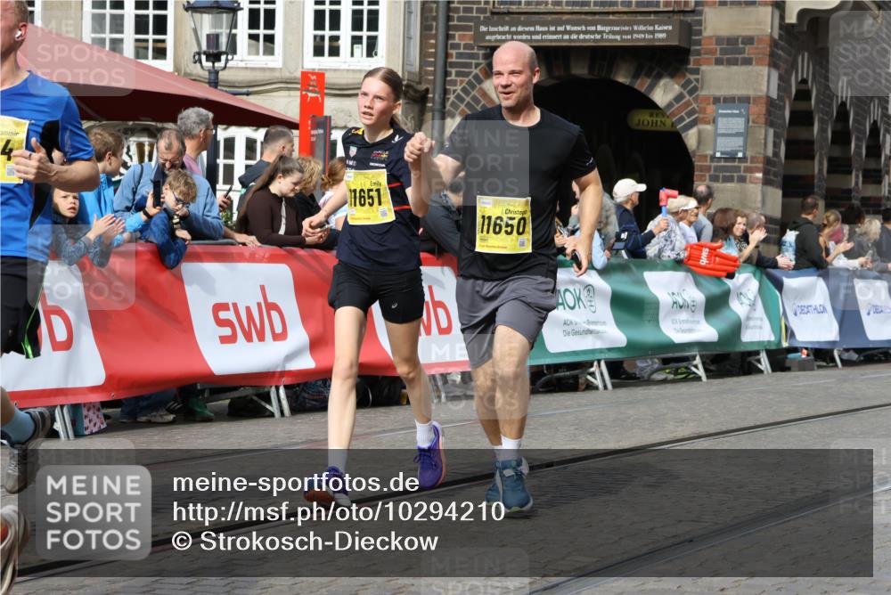 13.09.2026 - 21. swb-Marathon Bremen Strokosch-Dieckow http://msf.ph/oto/10294210 13.09.2026 10:47:21 Ziel 10289, 10445, 10504, 10744, 11060, 11199, 11212, 11344, 11608, 11650, 11651, 11661, 11783, 11814, 12364, 12375, 12415, 12470, 13613, 10189, 10223, 10270, 10310, 10594, 10807, 10873, 11130, 11469, 11646, 12195, 12296, 12318, 13521 meine-sportfotos.de