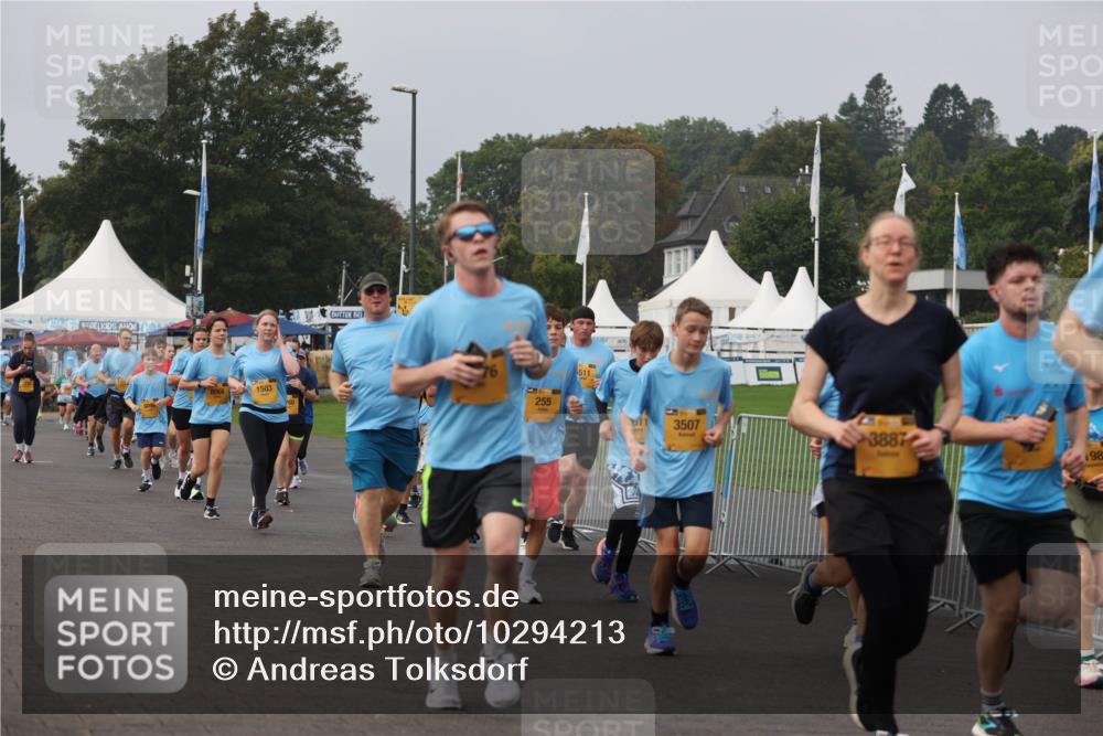 13.09.2026 - Kiel Lauf Andreas Tolksdorf http://msf.ph/oto/10294213 13.09.2026 09:26:21 Kiellinie 1503, 255, 5511, 11, 3507, 3887, 198 meine-sportfotos.de