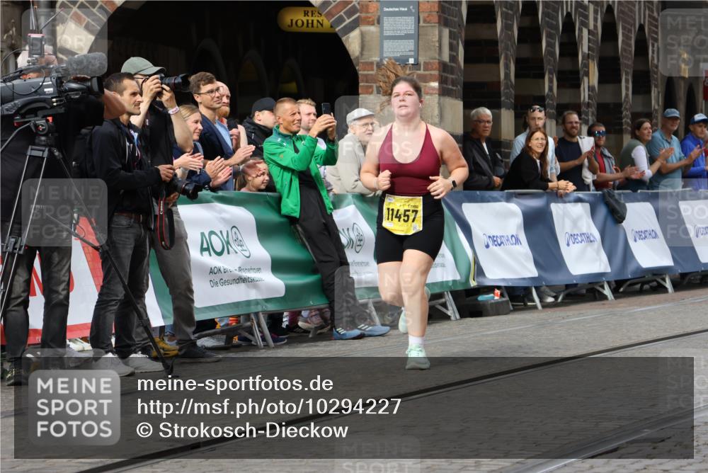 13.09.2026 - 21. swb-Marathon Bremen Strokosch-Dieckow http://msf.ph/oto/10294227 13.09.2026 11:19:47 Ziel 10004, 10629, 10933, 11050, 11760, 12224, 10430, 10882, 11546, 12472 meine-sportfotos.de