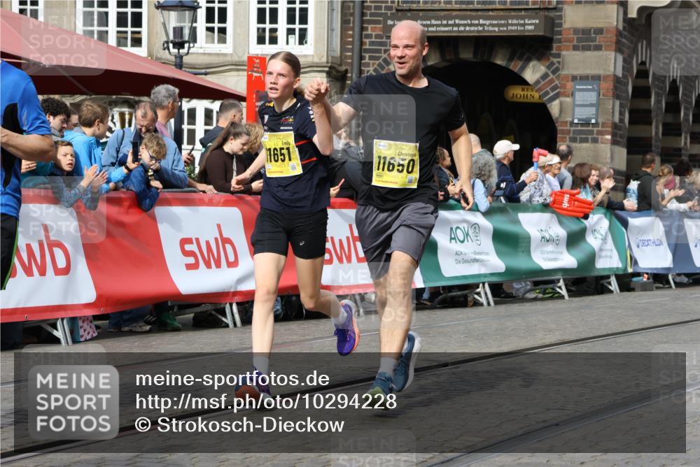 13.09.2026 - 21. swb-Marathon Bremen Strokosch-Dieckow http://msf.ph/oto/10294228 13.09.2026 10:47:21 Ziel 10289, 10445, 10504, 10744, 11060, 11199, 11212, 11344, 11608, 11650, 11651, 11661, 11783, 11814, 12364, 12375, 12415, 12470, 13613, 10189, 10223, 10270, 10310, 10594, 10807, 10873, 11130, 11469, 11646, 12195, 12296, 12318, 13521 meine-sportfotos.de