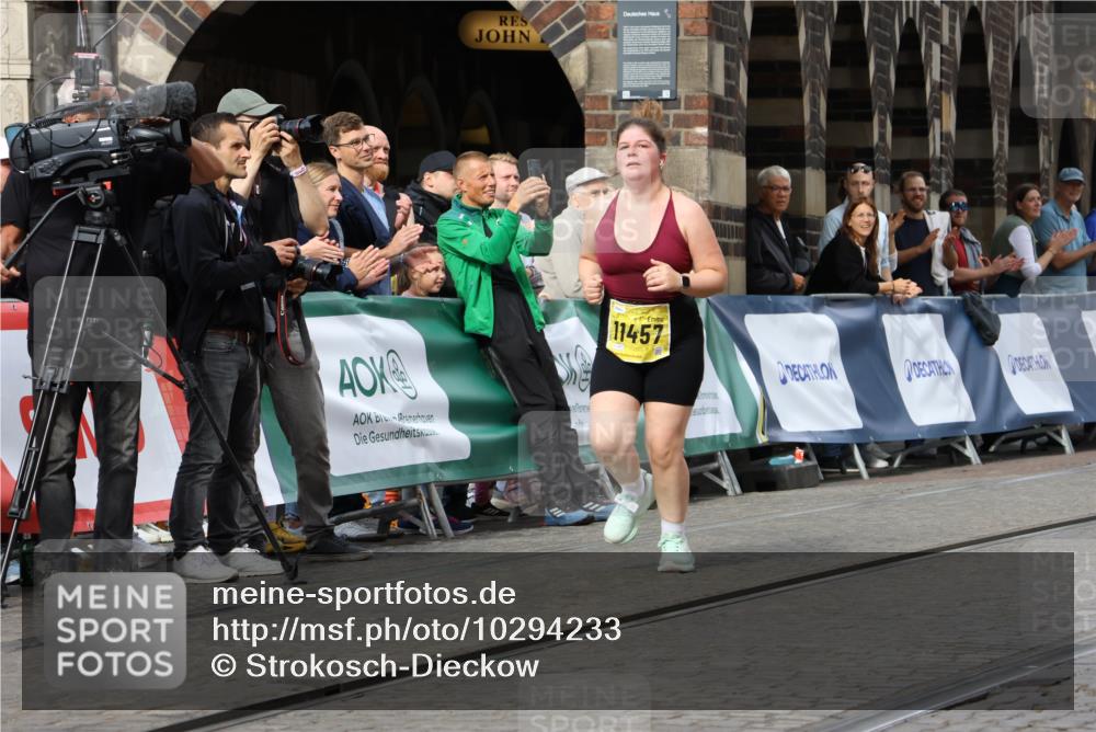 13.09.2026 - 21. swb-Marathon Bremen Strokosch-Dieckow http://msf.ph/oto/10294233 13.09.2026 11:19:47 Ziel 10004, 10629, 10933, 11050, 11760, 12224, 10430, 10882, 11546, 12472 meine-sportfotos.de