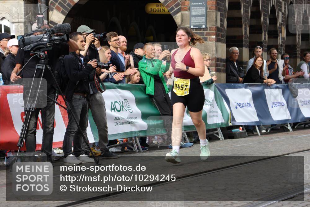13.09.2026 - 21. swb-Marathon Bremen Strokosch-Dieckow http://msf.ph/oto/10294245 13.09.2026 11:19:47 Ziel 10004, 10629, 10933, 11050, 11760, 12224, 10430, 10882, 11546, 12472 meine-sportfotos.de