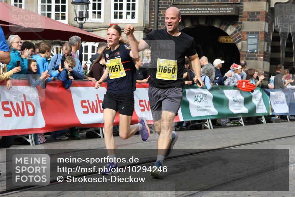 13.09.2026 - 21. swb-Marathon Bremen Strokosch-Dieckow http://msf.ph/oto/10294246 13.09.2026 10:47:21 Ziel 10289, 10445, 10504, 10744, 11060, 11199, 11212, 11344, 11608, 11650, 11651, 11661, 11783, 11814, 12364, 12375, 12415, 12470, 13613, 10189, 10223, 10270, 10310, 10594, 10807, 10873, 11130, 11469, 11646, 12195, 12296, 12318, 13521 meine-sportfotos.de