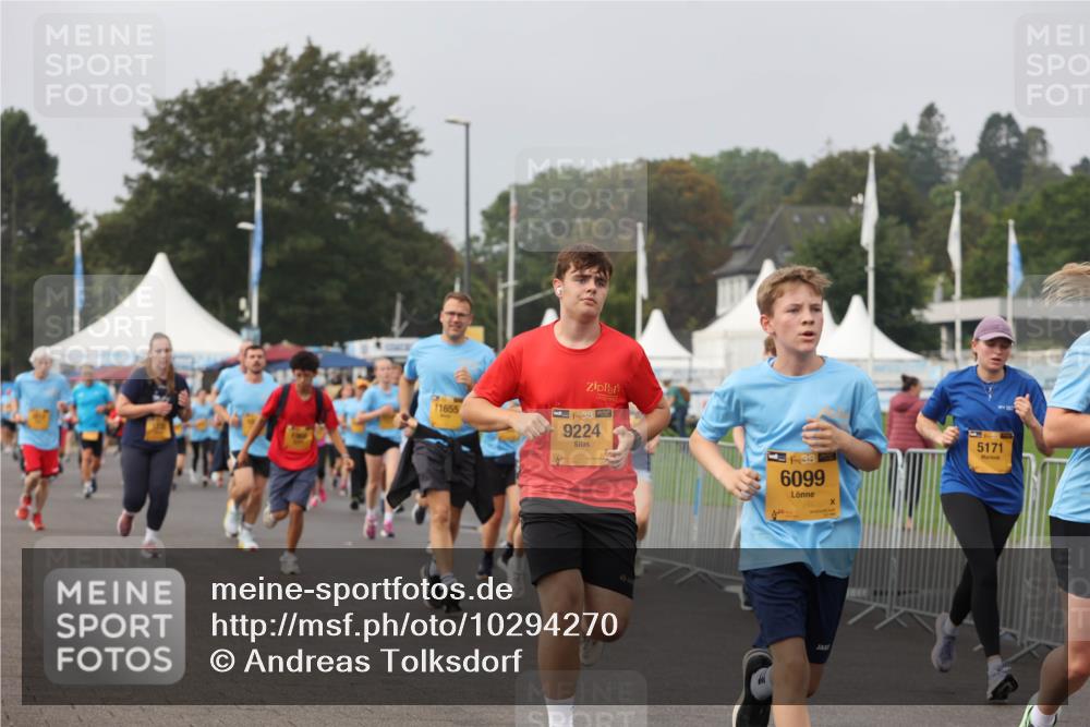 13.09.2026 - Kiel Lauf Andreas Tolksdorf http://msf.ph/oto/10294270 13.09.2026 09:26:30 Kiellinie 11655, 5, 9224, 38, 6099, 5171 meine-sportfotos.de