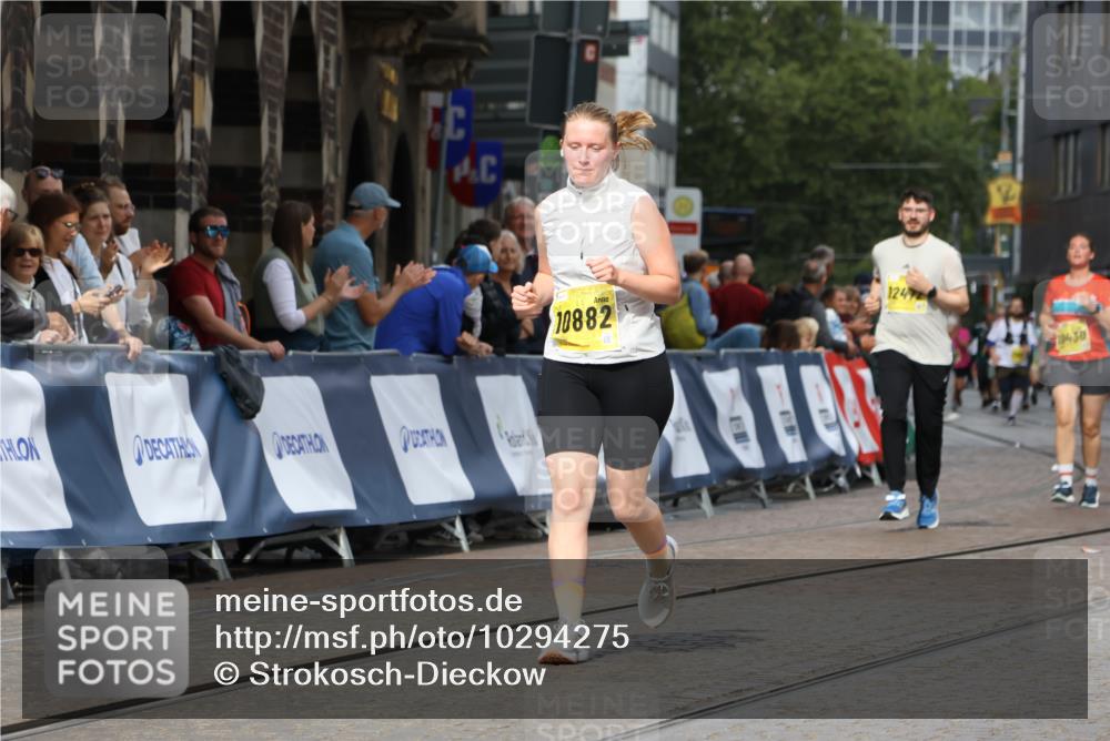 13.09.2026 - 21. swb-Marathon Bremen Strokosch-Dieckow http://msf.ph/oto/10294275 13.09.2026 11:19:57 Ziel 10004, 11457, 10430, 11244, 11333, 11337, 11546 meine-sportfotos.de