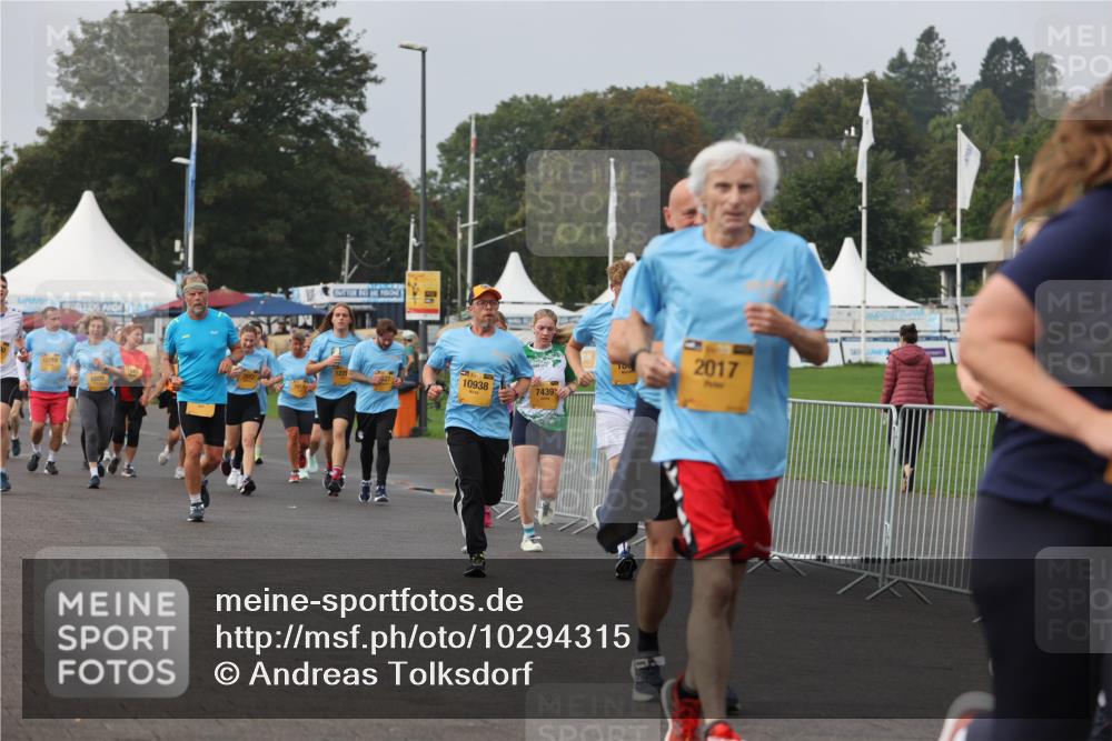 13.09.2026 - Kiel Lauf Andreas Tolksdorf http://msf.ph/oto/10294315 13.09.2026 09:26:37 Kiellinie 12218, 6809, 27, 10938, 7439, 2017 meine-sportfotos.de
