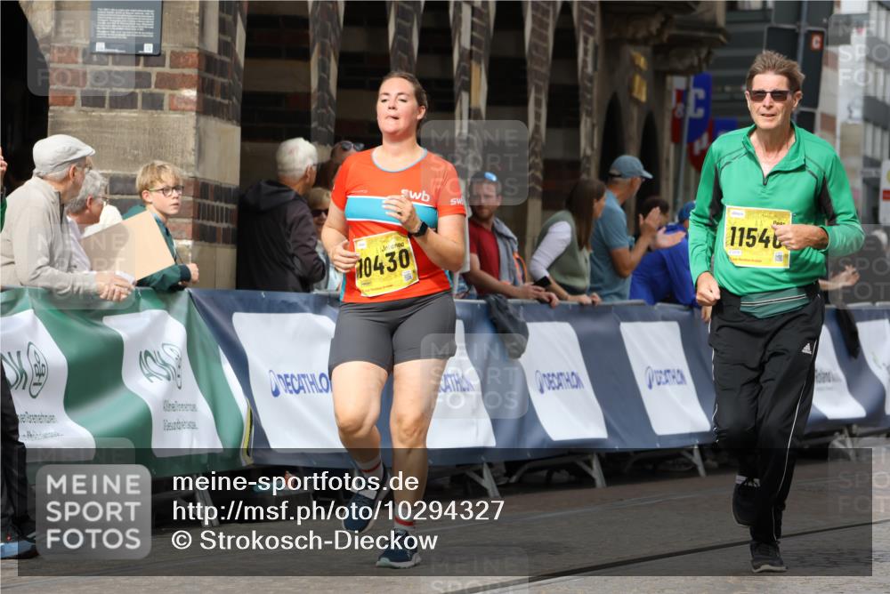 13.09.2026 - 21. swb-Marathon Bremen Strokosch-Dieckow http://msf.ph/oto/10294327 13.09.2026 11:20:06 Ziel 10882, 11457, 12472, 11244, 11333, 11337, 12374 meine-sportfotos.de