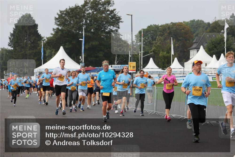13.09.2026 - Kiel Lauf Andreas Tolksdorf http://msf.ph/oto/10294328 13.09.2026 09:26:39 Kiellinie 10300, 4704, 6809, 9528, 2527, 12259, 575, 10938, 1866 meine-sportfotos.de