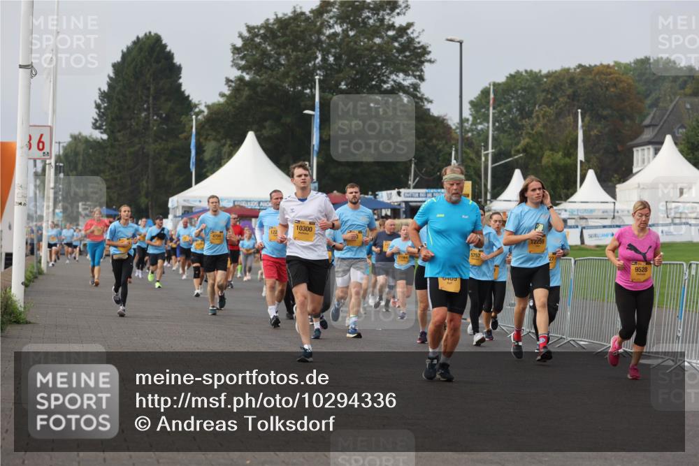 13.09.2026 - Kiel Lauf Andreas Tolksdorf http://msf.ph/oto/10294336 13.09.2026 09:26:40 Kiellinie 36, 4704, 10300, 11964, 0409, 5757, 12259, 9528 meine-sportfotos.de
