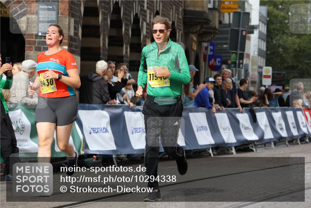 13.09.2026 - 21. swb-Marathon Bremen Strokosch-Dieckow http://msf.ph/oto/10294338 13.09.2026 11:20:07 Ziel 10882, 11457, 12472, 11244, 11333, 11337, 12374 meine-sportfotos.de