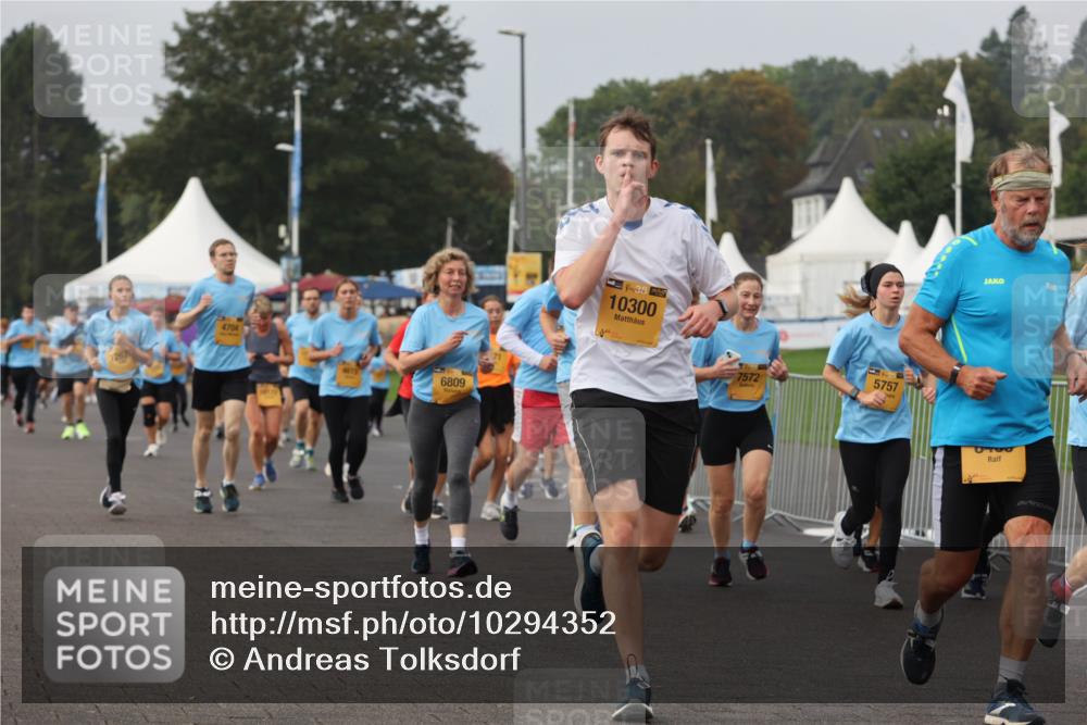 13.09.2026 - Kiel Lauf Andreas Tolksdorf http://msf.ph/oto/10294352 13.09.2026 09:26:43 Kiellinie 1267, 4704, 6809, 38, 10300, 7572, 5757, 0760 meine-sportfotos.de
