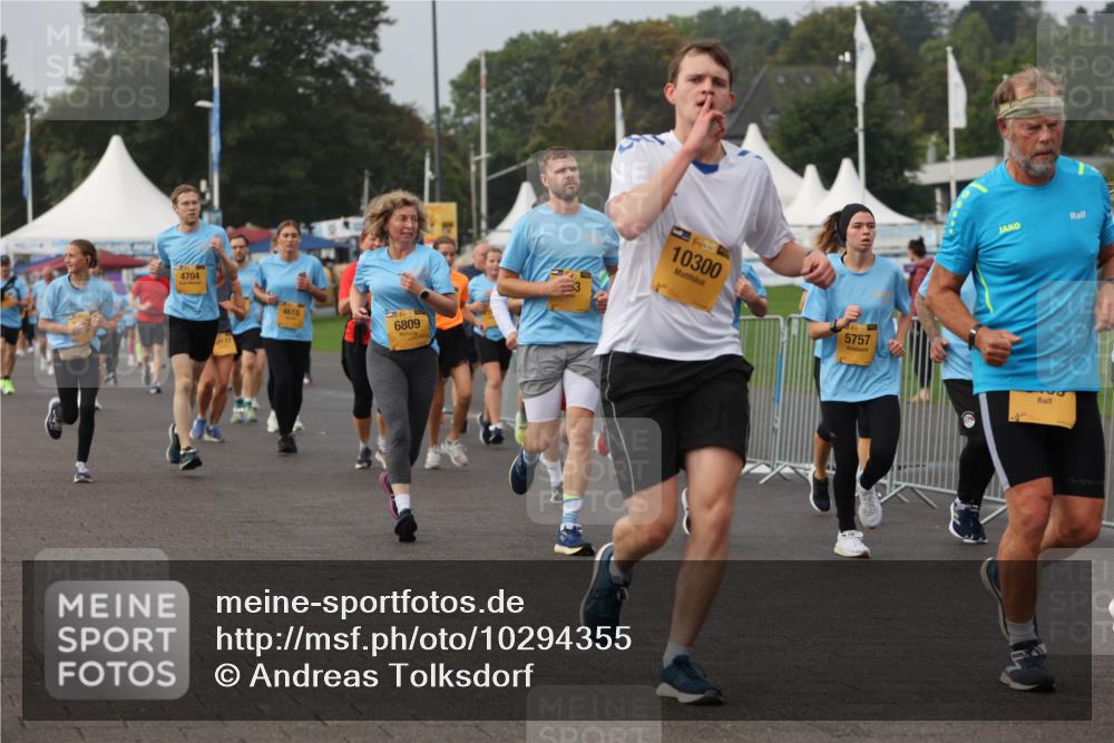13.09.2026 - Kiel Lauf Andreas Tolksdorf http://msf.ph/oto/10294355 13.09.2026 09:26:43 Kiellinie 4704, 4615, 6809, 133, 10300, 5757 meine-sportfotos.de