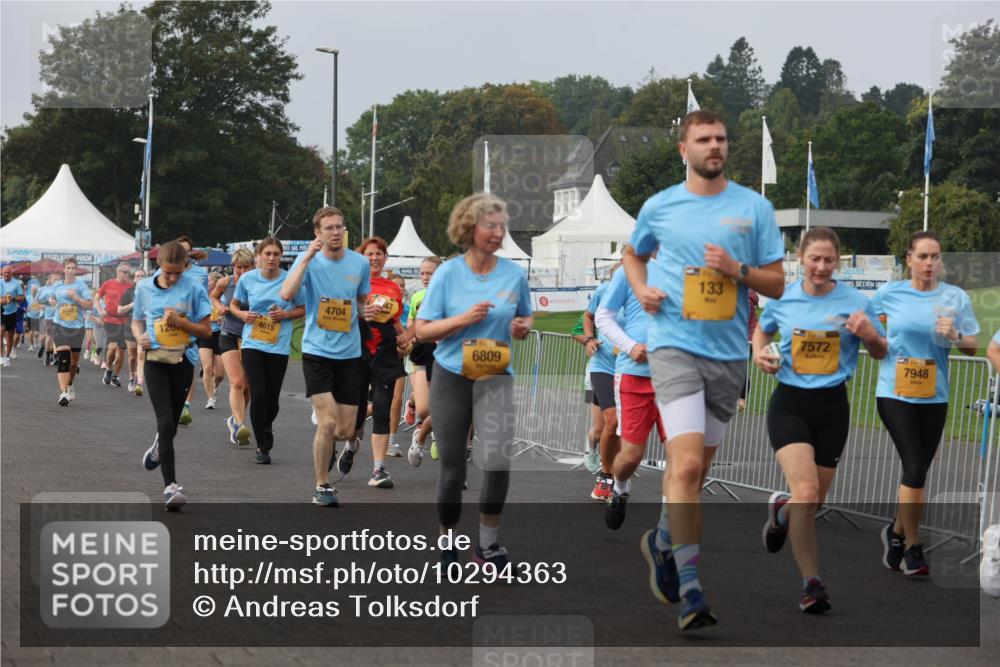 13.09.2026 - Kiel Lauf Andreas Tolksdorf http://msf.ph/oto/10294363 13.09.2026 09:26:45 Kiellinie 6577, 126, 4615, 4704, 6809, 133, 7572, 7948 meine-sportfotos.de