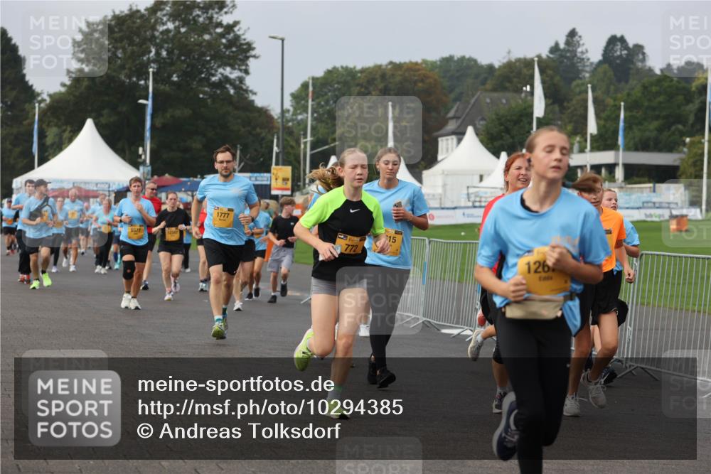 13.09.2026 - Kiel Lauf Andreas Tolksdorf http://msf.ph/oto/10294385 13.09.2026 09:26:48 Kiellinie 6577, 12347, 1777, 1438, 772, 15, 126 meine-sportfotos.de