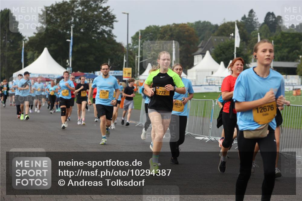 13.09.2026 - Kiel Lauf Andreas Tolksdorf http://msf.ph/oto/10294387 13.09.2026 09:26:48 Kiellinie 1777, 39, 772, 35, 4615, 12676 meine-sportfotos.de