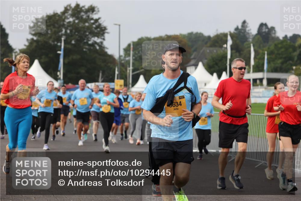 13.09.2026 - Kiel Lauf Andreas Tolksdorf http://msf.ph/oto/10294445 13.09.2026 09:26:56 Kiellinie 033, 38, 634 meine-sportfotos.de