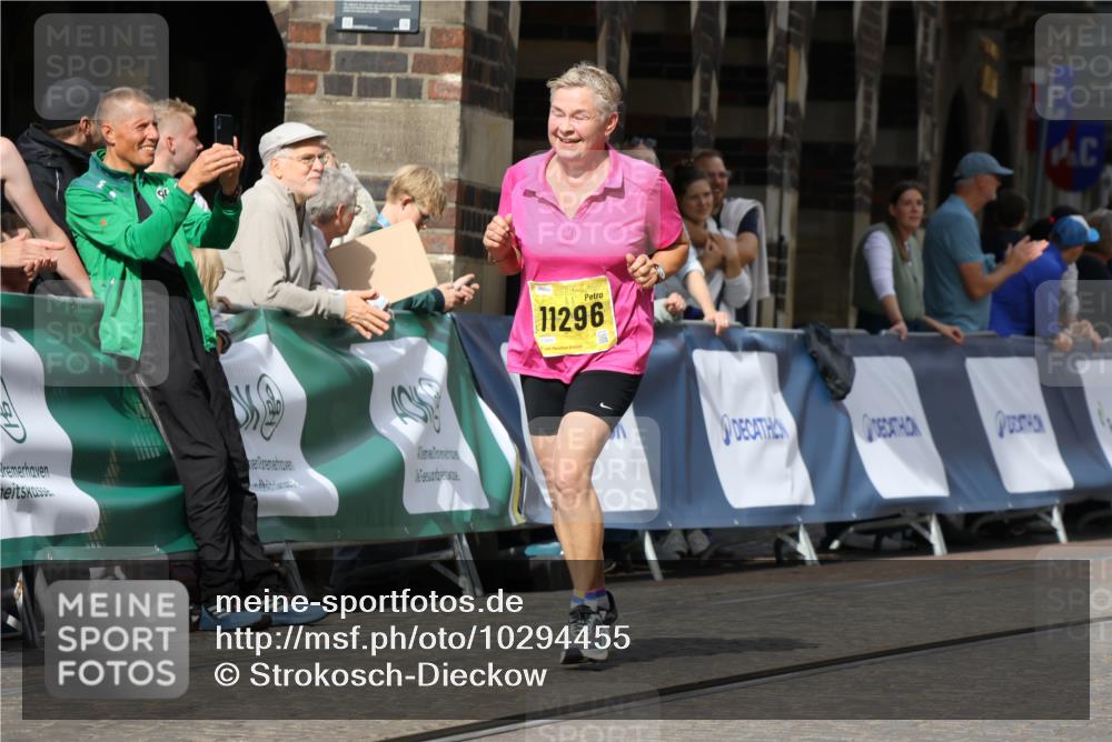 13.09.2026 - 21. swb-Marathon Bremen Strokosch-Dieckow http://msf.ph/oto/10294455 13.09.2026 11:20:30 Ziel 10430, 11244, 11333, 11337, 12374, 11529, 11530, 11541, 11675, 11980, 12153, 12316, 12317 meine-sportfotos.de