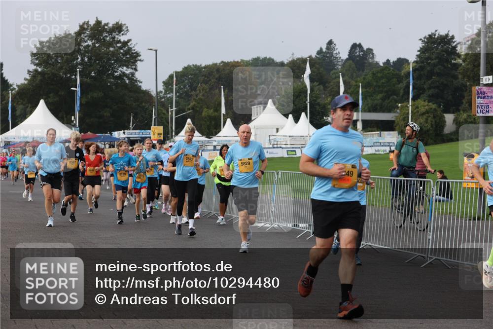 13.09.2026 - Kiel Lauf Andreas Tolksdorf http://msf.ph/oto/10294480 13.09.2026 09:27:07 Kiellinie 2587, 6048, 8189, 3717, 2852, 5829, 49, 3052 meine-sportfotos.de