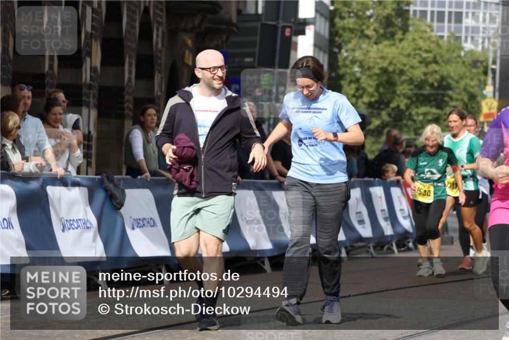13.09.2026 - 21. swb-Marathon Bremen Strokosch-Dieckow http://msf.ph/oto/10294494 13.09.2026 11:20:37 Ziel 11244, 11296, 11333, 11337, 12285, 12374, 11529, 11530, 11675, 12153, 12316, 12317 meine-sportfotos.de