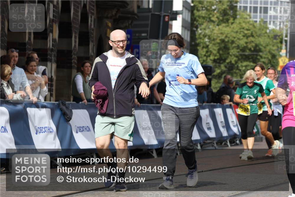 13.09.2026 - 21. swb-Marathon Bremen Strokosch-Dieckow http://msf.ph/oto/10294499 13.09.2026 11:20:37 Ziel 11244, 11296, 11333, 11337, 12285, 12374, 11529, 11530, 11675, 12153, 12316, 12317 meine-sportfotos.de