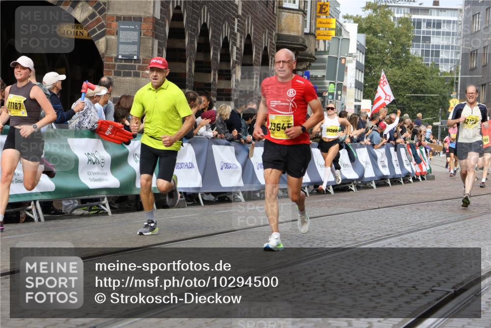13.09.2026 - 21. swb-Marathon Bremen Strokosch-Dieckow http://msf.ph/oto/10294500 13.09.2026 10:47:28 Ziel 10319, 10744, 11060, 11187, 11212, 11344, 11462, 11608, 11650, 11651, 11814, 12048, 12298, 12415, 12470, 13589, 13613, 10210, 10223, 10270, 10393, 10594, 10860, 10873, 11130, 11469, 11646, 11809, 11894, 12077, 12296, 12318, 12547, 13521 meine-sportfotos.de
