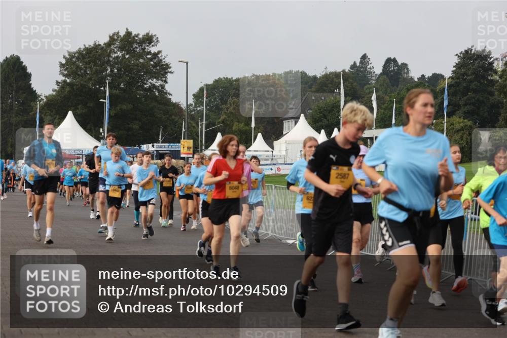 13.09.2026 - Kiel Lauf Andreas Tolksdorf http://msf.ph/oto/10294509 13.09.2026 09:27:12 Kiellinie 10498, 6048, 2587 meine-sportfotos.de