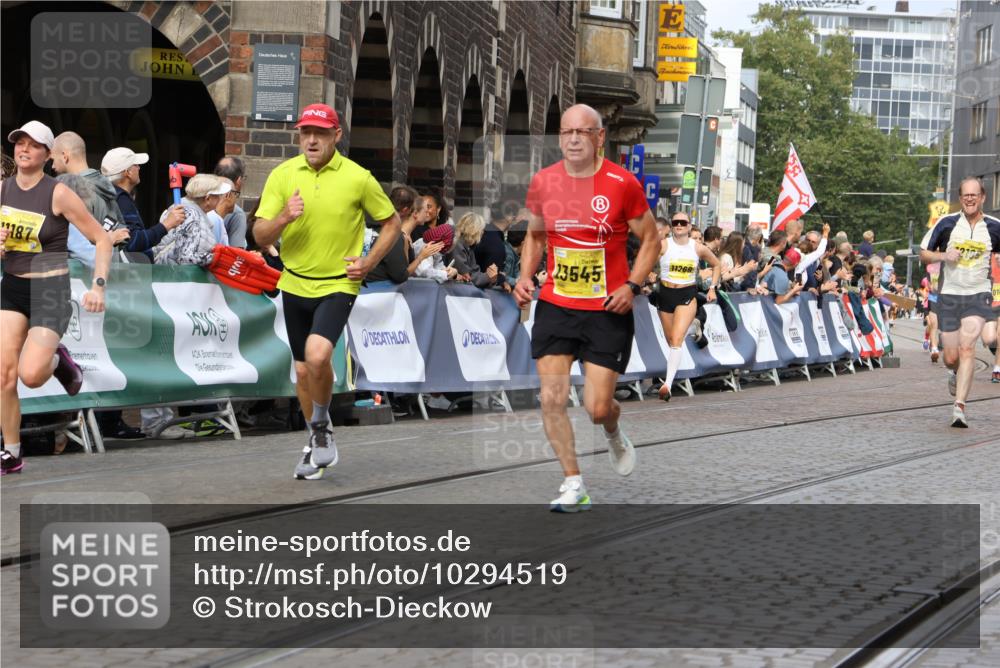 13.09.2026 - 21. swb-Marathon Bremen Strokosch-Dieckow http://msf.ph/oto/10294519 13.09.2026 10:47:28 Ziel 10319, 10744, 11060, 11187, 11212, 11344, 11462, 11608, 11650, 11651, 11814, 12048, 12298, 12415, 12470, 13589, 13613, 10210, 10223, 10270, 10393, 10594, 10860, 10873, 11130, 11469, 11646, 11809, 11894, 12077, 12296, 12318, 12547, 13521 meine-sportfotos.de
