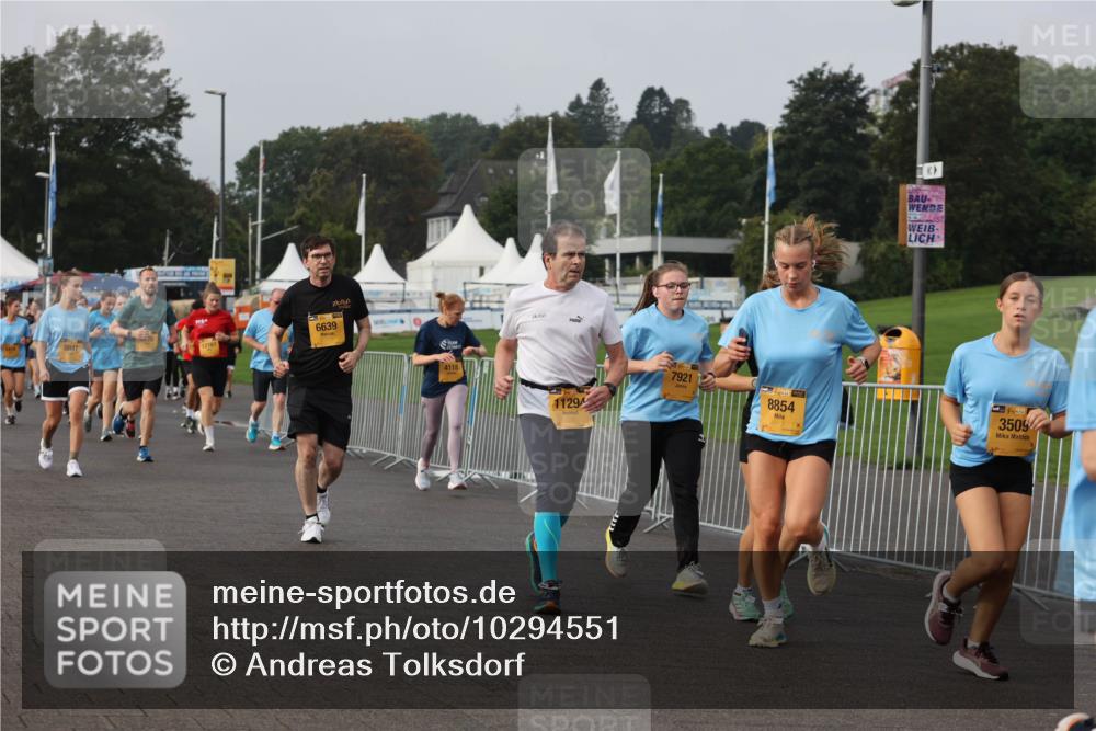 13.09.2026 - Kiel Lauf Andreas Tolksdorf http://msf.ph/oto/10294551 13.09.2026 09:27:18 Kiellinie 9841, 126, 6639, 12161, 4118, 11294, 7921, 439, 8854, 38, 3509 meine-sportfotos.de