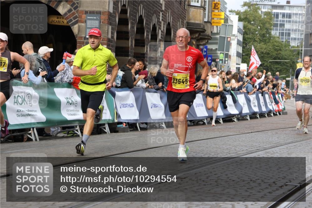 13.09.2026 - 21. swb-Marathon Bremen Strokosch-Dieckow http://msf.ph/oto/10294554 13.09.2026 10:47:29 Ziel 10319, 10744, 11060, 11187, 11344, 11462, 11608, 11650, 11651, 11814, 12048, 12298, 12415, 12470, 13528, 13589, 13613, 10172, 10210, 10223, 10270, 10393, 10594, 10860, 10873, 11130, 11469, 11646, 11809, 11894, 12077, 12296, 12318, 12547, 13521 meine-sportfotos.de