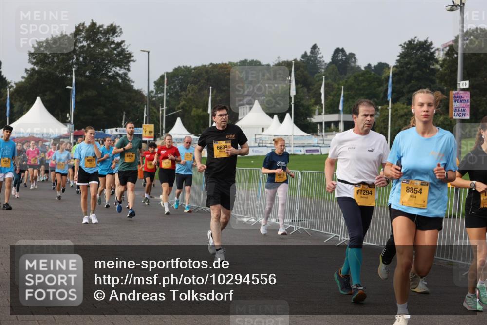 13.09.2026 - Kiel Lauf Andreas Tolksdorf http://msf.ph/oto/10294556 13.09.2026 09:27:19 Kiellinie 7494, 8126, 9841, 12161, 6639, 4118, 11294, 11, 382, 8854 meine-sportfotos.de