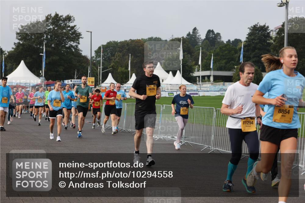 13.09.2026 - Kiel Lauf Andreas Tolksdorf http://msf.ph/oto/10294558 13.09.2026 09:27:19 Kiellinie 9841, 7494, 8126, 12161, 6639, 4118, 11294, 8854 meine-sportfotos.de