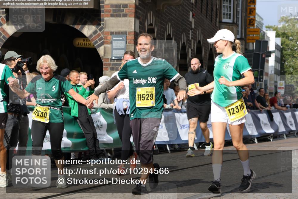 13.09.2026 - 21. swb-Marathon Bremen Strokosch-Dieckow http://msf.ph/oto/10294566 13.09.2026 11:20:46 Ziel 10161, 11296, 11541, 11980, 12285, 12374, 10407, 12542 meine-sportfotos.de