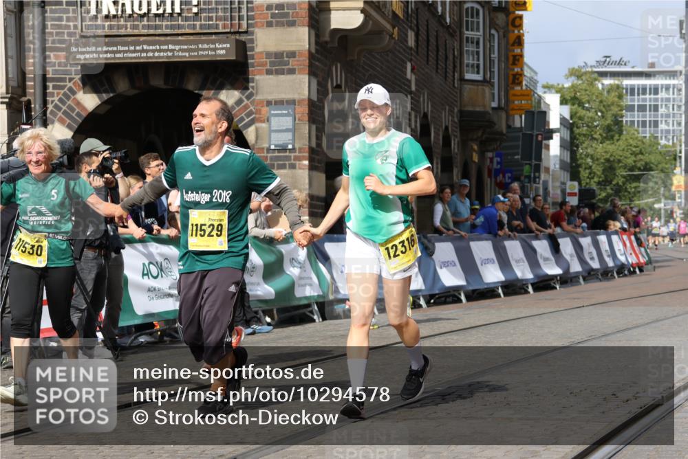 13.09.2026 - 21. swb-Marathon Bremen Strokosch-Dieckow http://msf.ph/oto/10294578 13.09.2026 11:20:47 Ziel 10161, 11296, 11541, 11980, 12285, 12374, 10407, 12542 meine-sportfotos.de