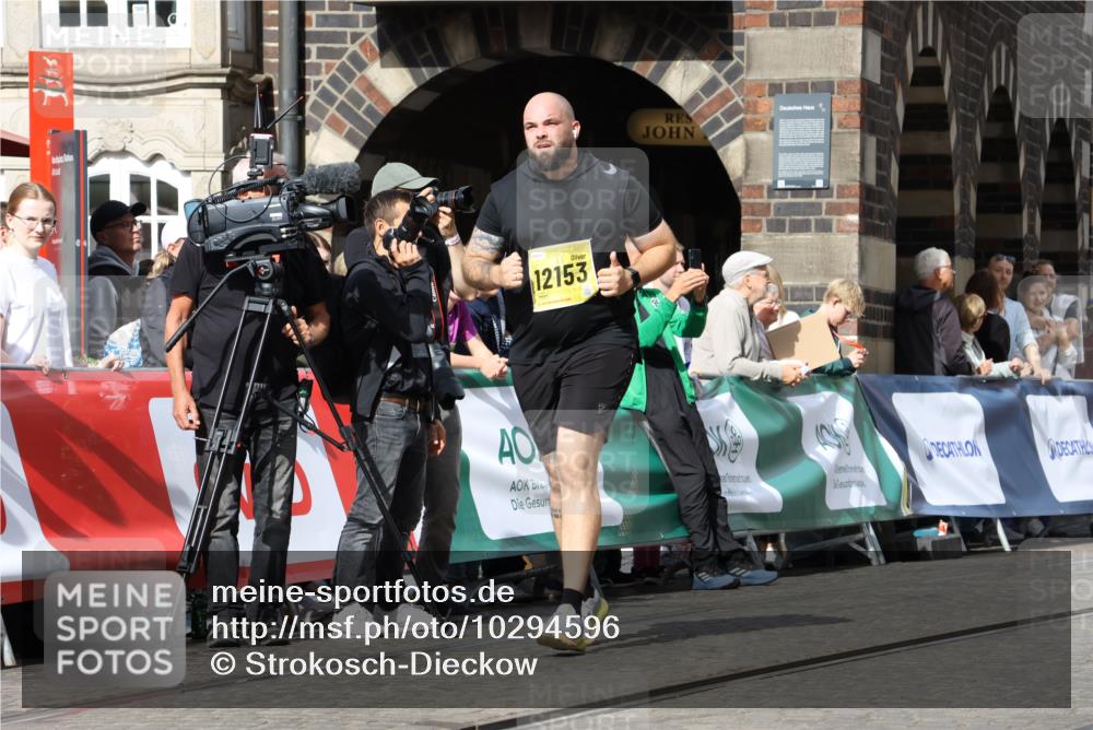 13.09.2026 - 21. swb-Marathon Bremen Strokosch-Dieckow http://msf.ph/oto/10294596 13.09.2026 11:20:49 Ziel 10161, 11296, 11529, 11530, 11541, 11980, 12285, 12316, 12317, 12374, 10407, 12542 meine-sportfotos.de