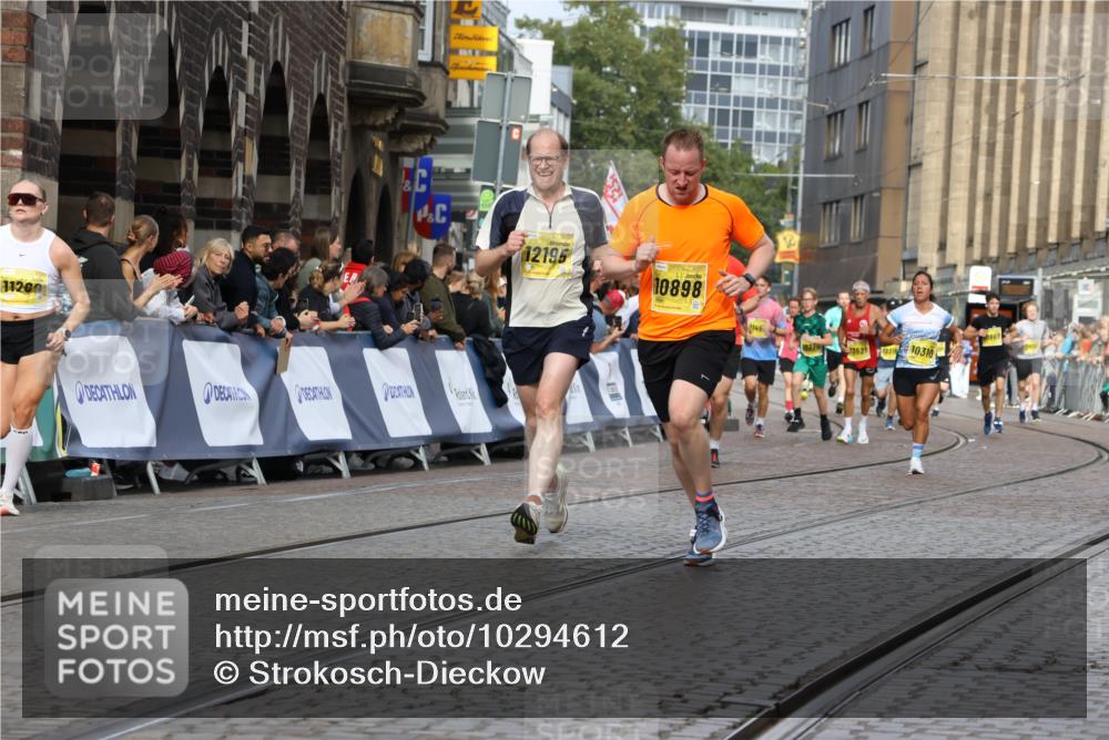 13.09.2026 - 21. swb-Marathon Bremen Strokosch-Dieckow http://msf.ph/oto/10294612 13.09.2026 10:47:31 Ziel 10319, 10744, 11060, 11187, 11344, 11462, 11650, 11651, 11814, 12048, 12298, 12415, 12470, 13528, 13545, 13589, 13613, 10172, 10210, 10223, 10393, 10592, 10594, 10860, 10873, 11018, 11130, 11634, 11809, 11894, 12077, 12318, 12547 meine-sportfotos.de