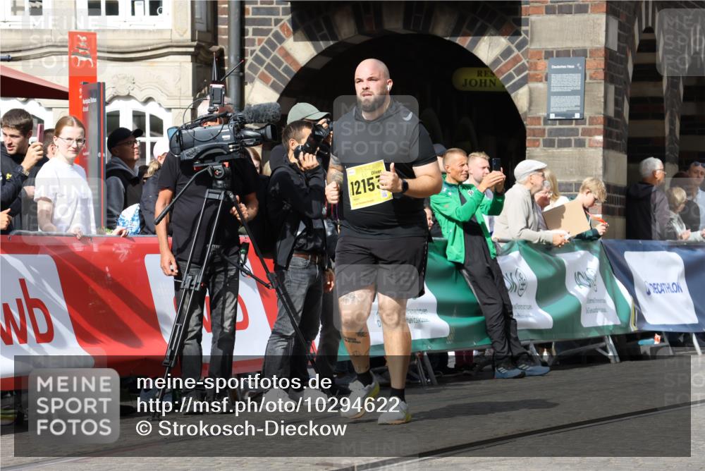 13.09.2026 - 21. swb-Marathon Bremen Strokosch-Dieckow http://msf.ph/oto/10294622 13.09.2026 11:20:50 Ziel 10161, 11296, 11529, 11530, 11541, 11675, 11980, 12285, 12316, 12317, 10407, 12542 meine-sportfotos.de