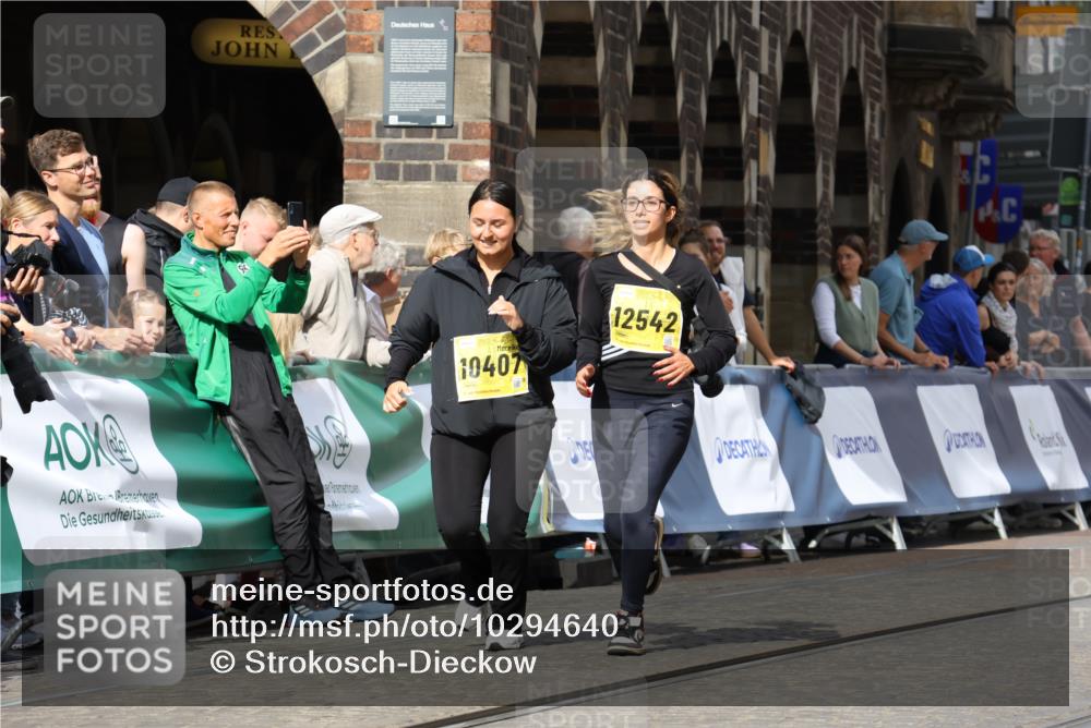 13.09.2026 - 21. swb-Marathon Bremen Strokosch-Dieckow http://msf.ph/oto/10294640 13.09.2026 11:21:04 Ziel 11529, 11530, 11541, 11675, 11980, 12153, 12316, 12317 meine-sportfotos.de