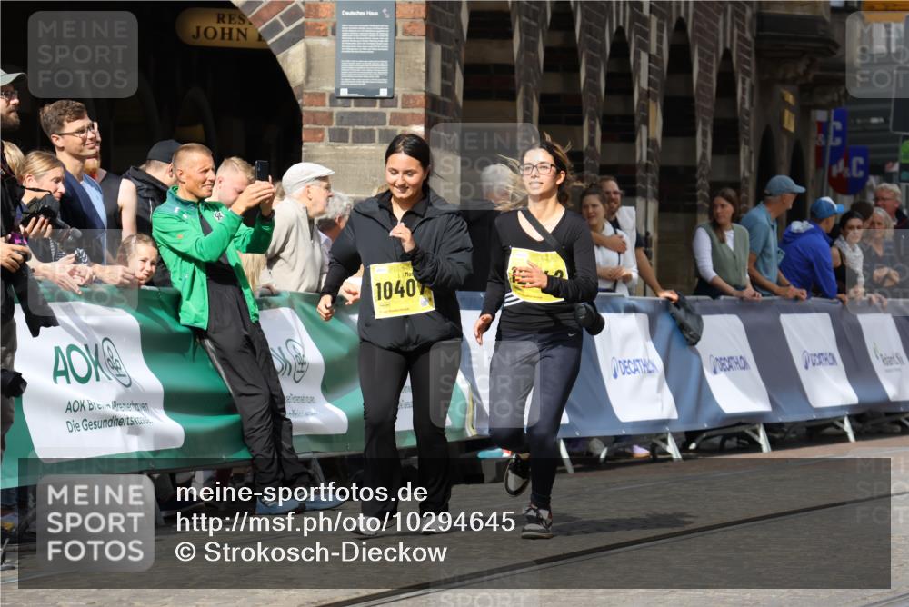 13.09.2026 - 21. swb-Marathon Bremen Strokosch-Dieckow http://msf.ph/oto/10294645 13.09.2026 11:21:04 Ziel 11529, 11530, 11541, 11675, 11980, 12153, 12316, 12317 meine-sportfotos.de