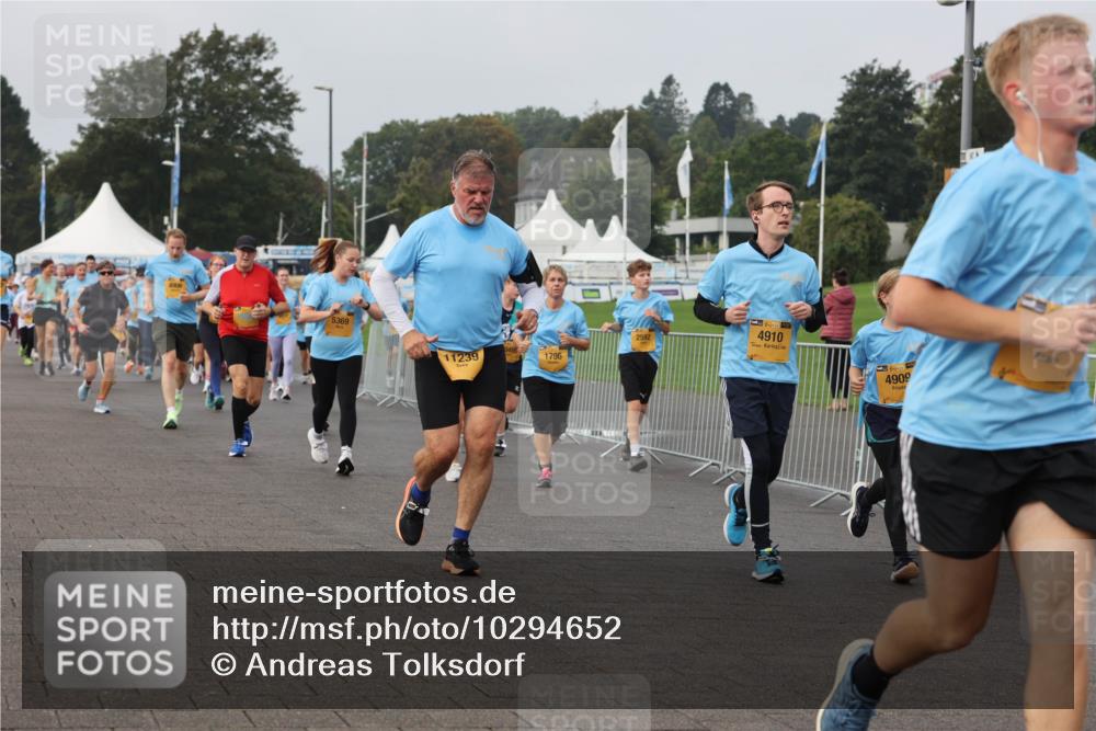 13.09.2026 - Kiel Lauf Andreas Tolksdorf http://msf.ph/oto/10294652 13.09.2026 09:27:43 Kiellinie 5369, 11239, 1796, 38, 4910, 4909 meine-sportfotos.de