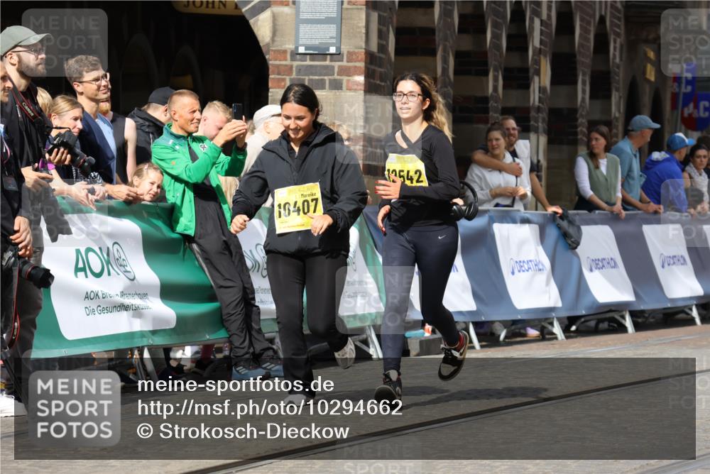 13.09.2026 - 21. swb-Marathon Bremen Strokosch-Dieckow http://msf.ph/oto/10294662 13.09.2026 11:21:04 Ziel 11529, 11530, 11541, 11675, 11980, 12153, 12316, 12317 meine-sportfotos.de