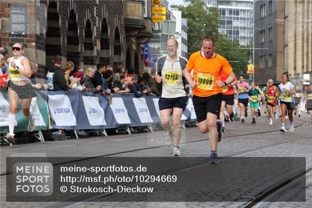 13.09.2026 - 21. swb-Marathon Bremen Strokosch-Dieckow http://msf.ph/oto/10294669 13.09.2026 10:47:31 Ziel 10319, 10744, 11060, 11187, 11344, 11462, 11650, 11651, 11814, 12048, 12298, 12415, 12470, 13528, 13545, 13589, 13613, 10172, 10210, 10223, 10393, 10592, 10594, 10860, 10873, 11018, 11130, 11634, 11809, 11894, 12077, 12318, 12547 meine-sportfotos.de