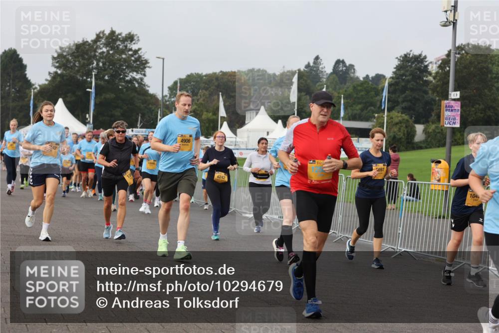 13.09.2026 - Kiel Lauf Andreas Tolksdorf http://msf.ph/oto/10294679 13.09.2026 09:27:47 Kiellinie 10946, 4906, 6242, 697, 104 meine-sportfotos.de