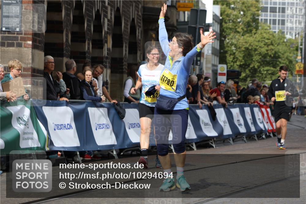 13.09.2026 - 21. swb-Marathon Bremen Strokosch-Dieckow http://msf.ph/oto/10294694 13.09.2026 11:21:27 Ziel 11104, 11821 meine-sportfotos.de