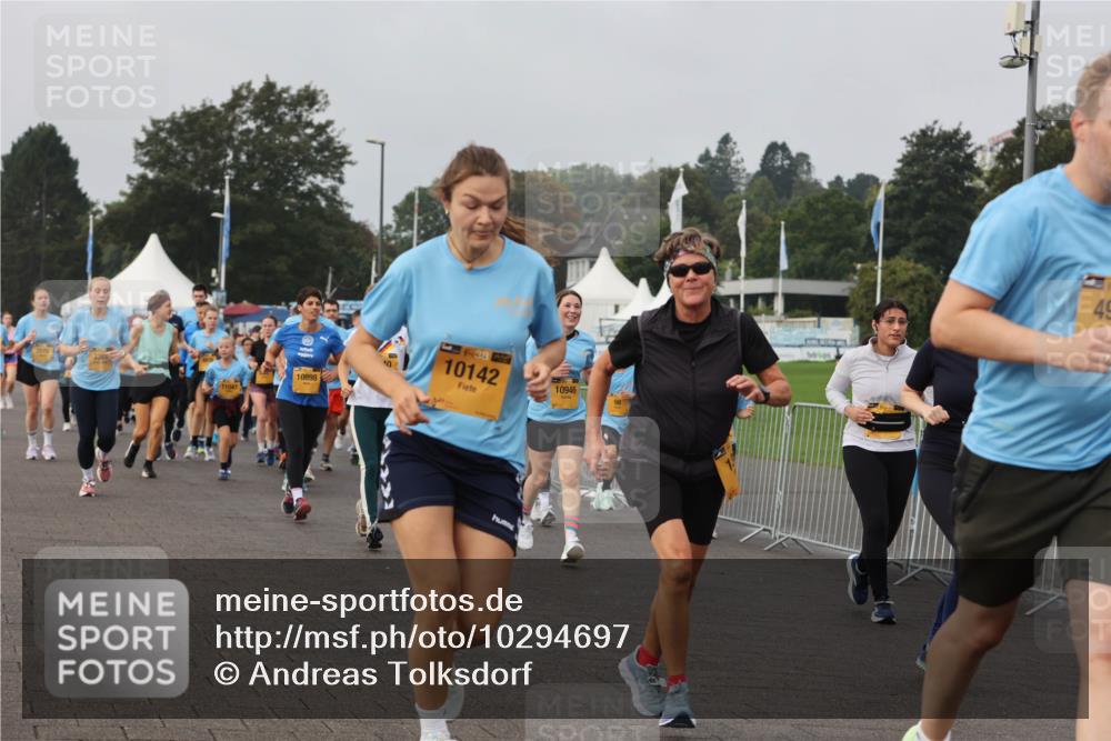 13.09.2026 - Kiel Lauf Andreas Tolksdorf http://msf.ph/oto/10294697 13.09.2026 09:27:49 Kiellinie 11047, 10898, 38, 10142, 10946, 49 meine-sportfotos.de